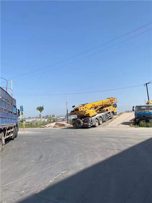 大新县25吨吊车的租赁价格大概是多少？