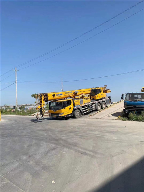 大新县吊车作业时，可能会产生哪些额外收费项目？